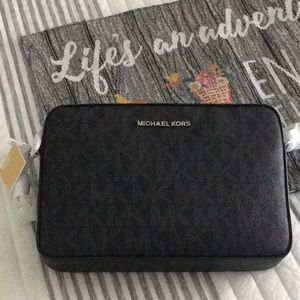 Michael Kors Lg Jet Set Crossbody Bag